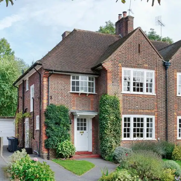 Scenarios 2 Image of UK family home - faulkners scenarios Hitchin